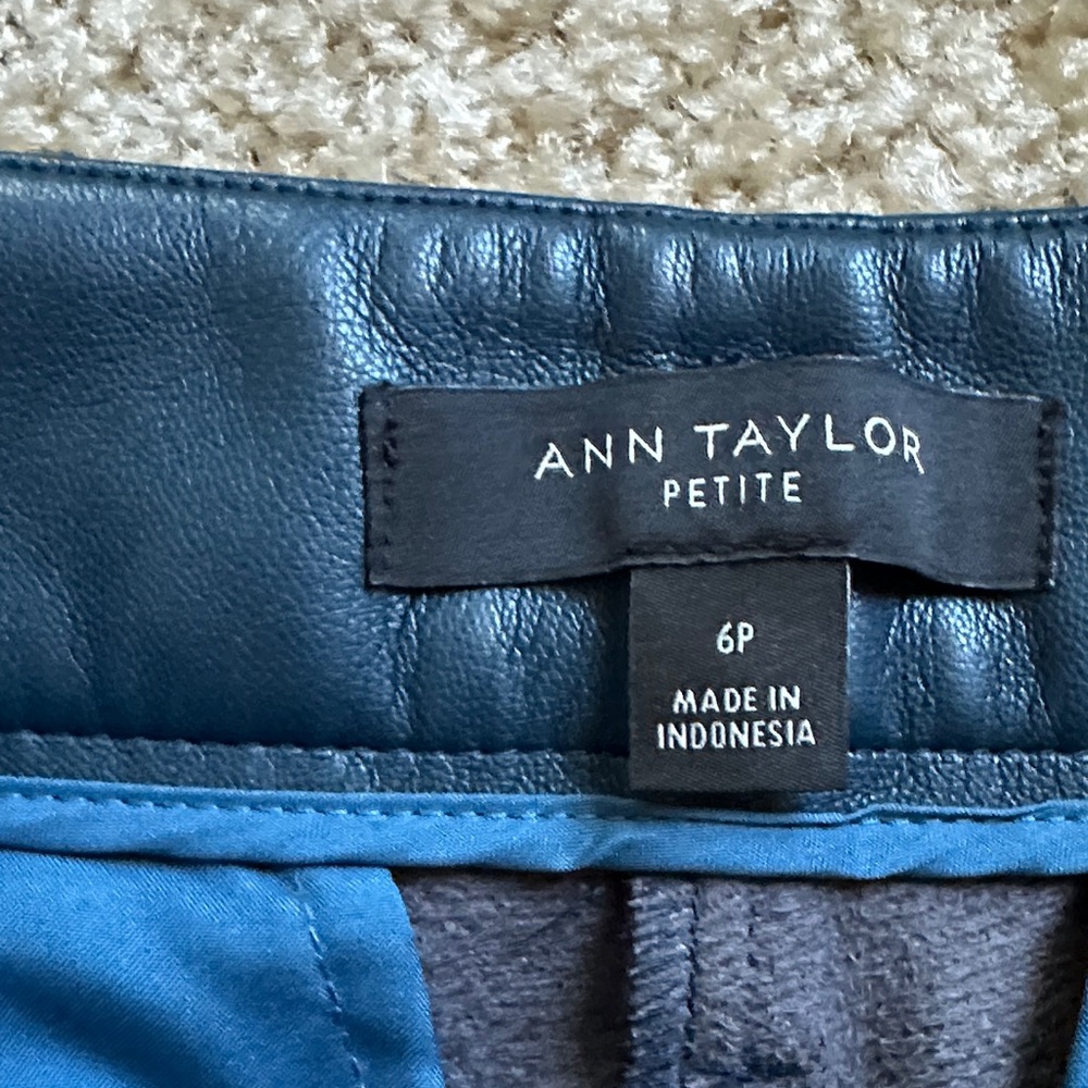 Ann Taylor Midnight Blue Cropped Pants with Belt - Picture 2 of 5